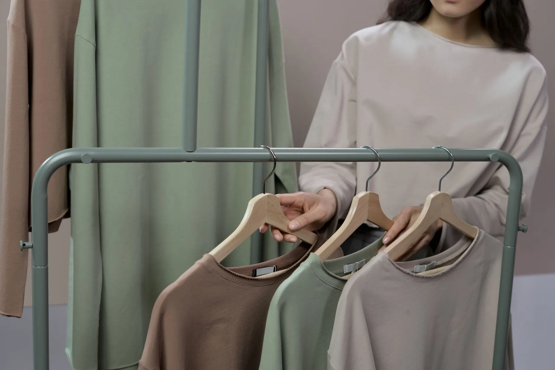 广州网站模板设计服务流程详解：从页面布局到UI设计稿交付封面图