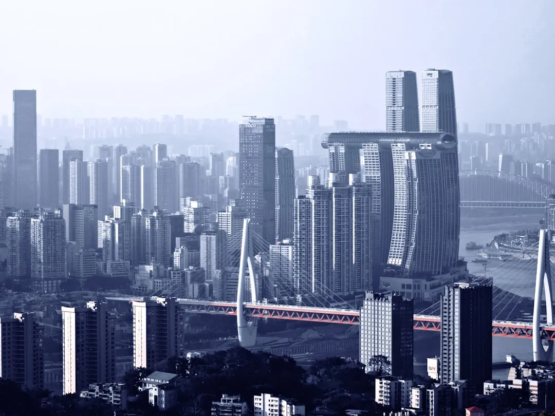 2025年网站模板设计趋势：从响应式到智能化布局的演进